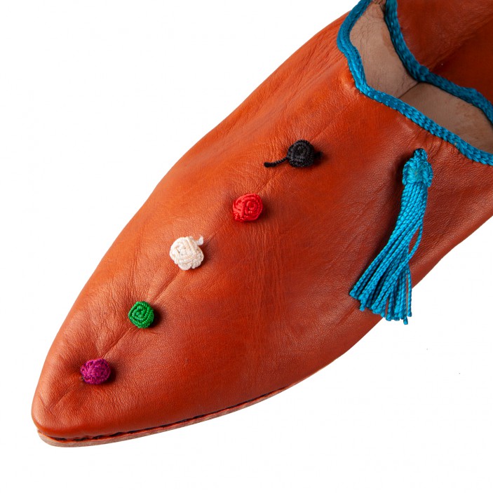 Tradycyjne skórzane babusze z chwostem brązowe || Maroko Sklep