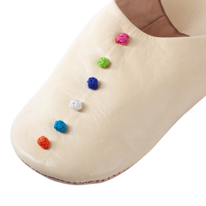 Skórzane babusze marokańskie z guziczkami || Maroko Sklep (4)