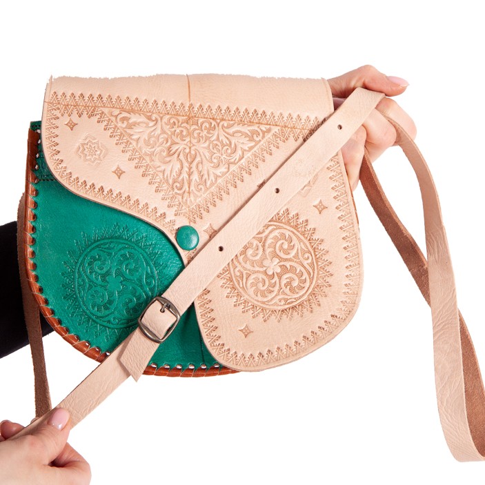 Unikatowa torebka z naturalnej skóry – elegancki dodatek inspirowany orientem, wykonany ręcznie przez marokańskich rzemieślników. (9)