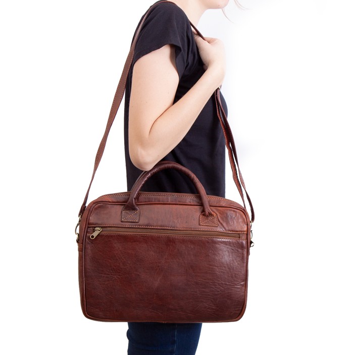 Elegancka torba biznesowa z naturalnej skóry w kolorze koniakowym. Odpinany pasek, idealna na laptop i dokumenty. (1)