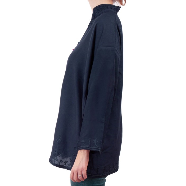 Granatowa bluzka ręcznie zdobiona w marokańskie wzory || Maroko Sklep (2)