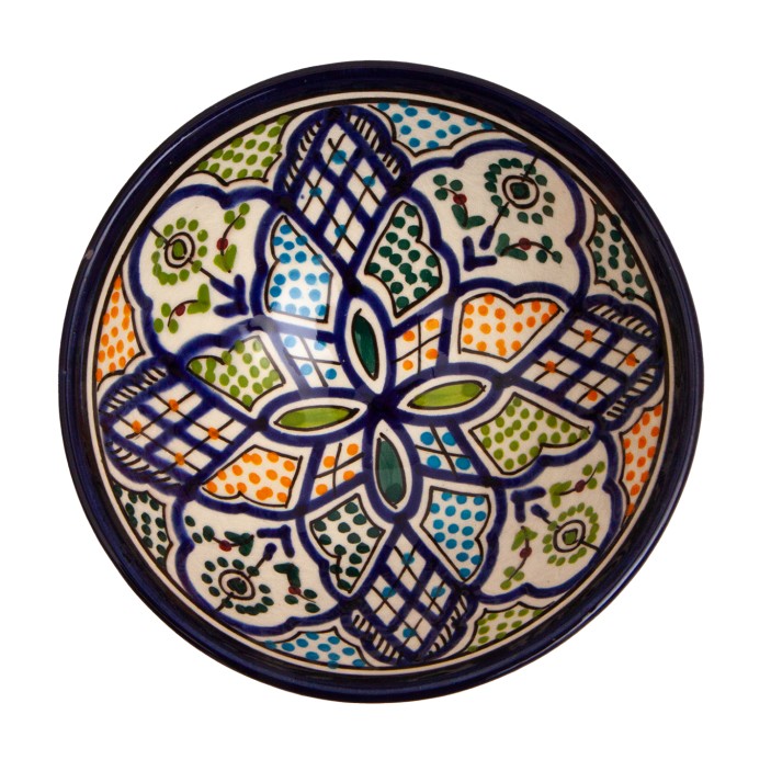 Miseczka jest unikatowa. Oprócz kolorowych rantów, ma również zdobione dno. (2)