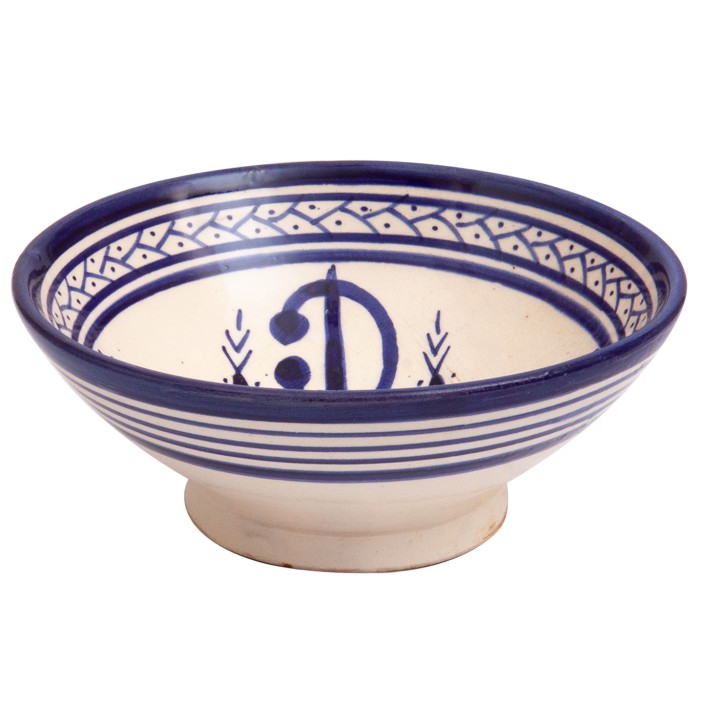 Marokańska miska wykonana z czerwonej gliny, szkliwiona na biało i pomalowana w ciemno granatowe wzory. Miseczka stylizowana na słynną ceramikę z miasta Fez. (1)