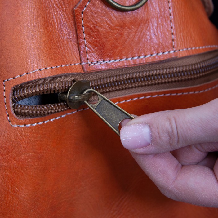 Torba podróżna handmade z Maroka. Skóra naturalna, koniakowy kolor, styl vintage, pojemna i unikalna torba na wyjazd lub prezent. (4)