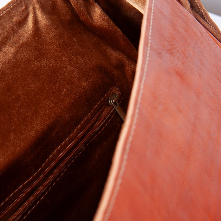 Torba skórzana handmade z Maroka. Naturalna skóra, rudy brąz, styl vintage, pojemna torba na wyjazd, do pracy lub na prezent. (3)