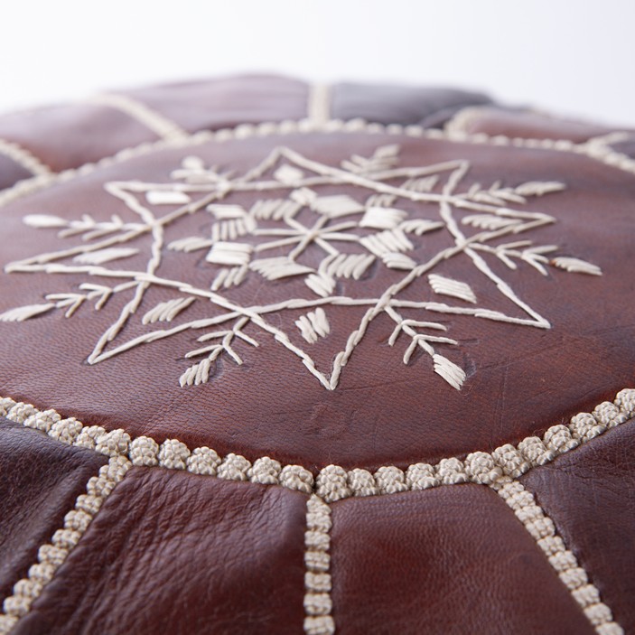 Marokańska pufa z naturalnej skóry duża || Maroko Sklep (4)