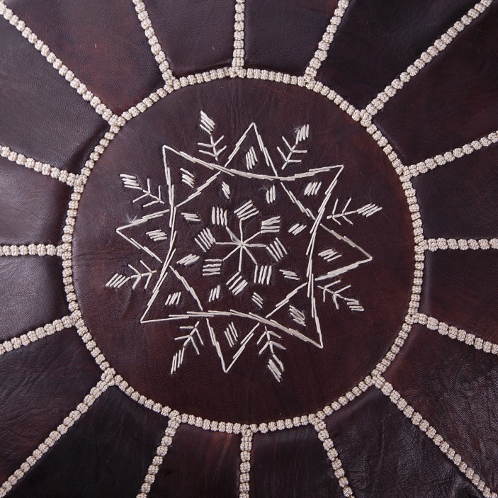 Marokańska pufa z naturalnej ciemnej skóry duża || Maroko Sklep (5)