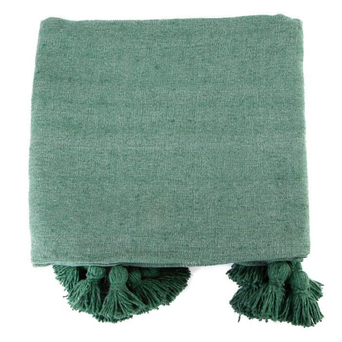 Zielony pled bawełniany. Ręcznie tkana narzuta w kolorze szałwiowym z chwostami. Idealny bieżnik na łóżko i do fotela. (1)