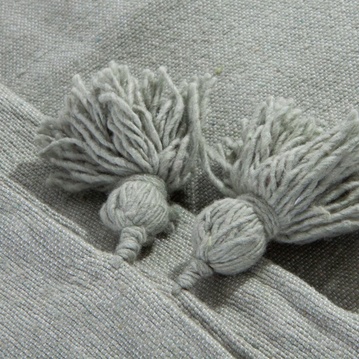 Bawełniany pled 182x102 cm w kolorze khaki. Ręcznie tkana narzuta o strukturze ziarnistej. Idealny dodatek do wnętrz (2)