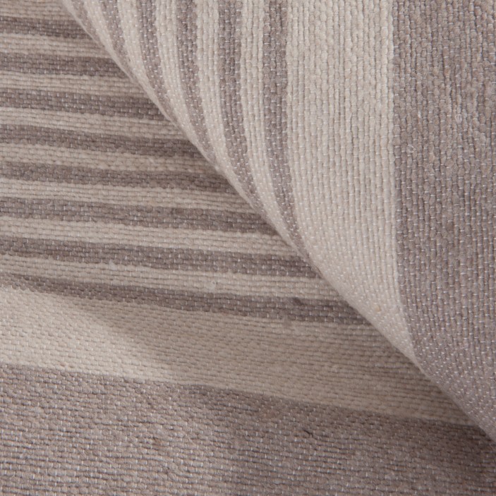 Duża beżowa narzuta na łóżko. Bawełniany pled XXL w paski z frędzlami. Idealne nakrycie na duże łóżko małżeńskie w stylu boho. (3)