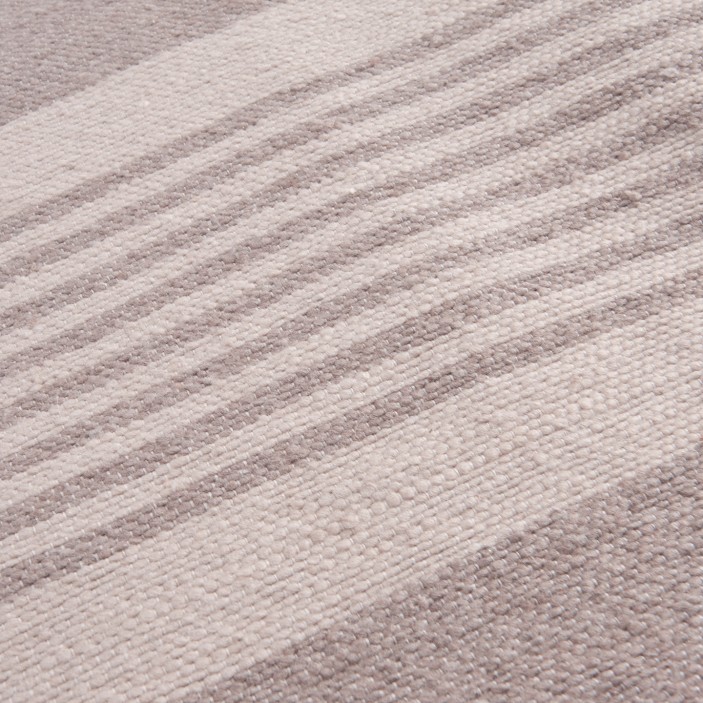 Duża beżowa narzuta na łóżko. Bawełniany pled XXL w paski z frędzlami. Idealne nakrycie na duże łóżko małżeńskie w stylu boho. (4)