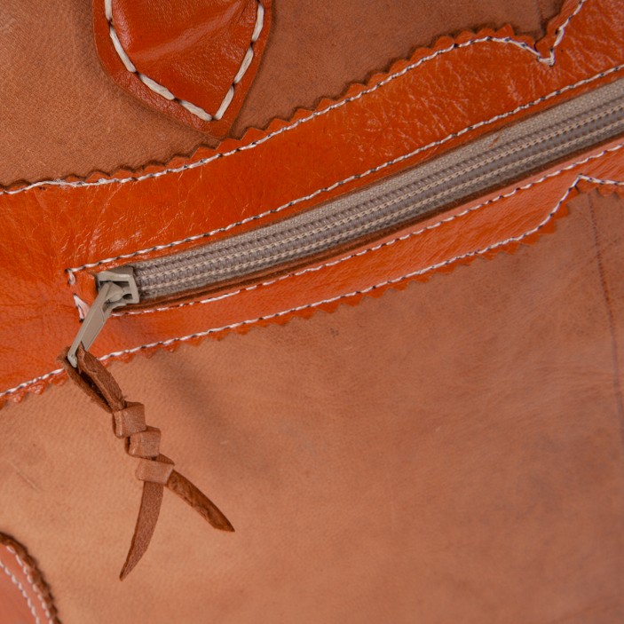 Ręcznie wykonana torebka z koziej skóry. Marokańskie rękodzieło w stylu vintage. Praktyczna i unikalna. (3)