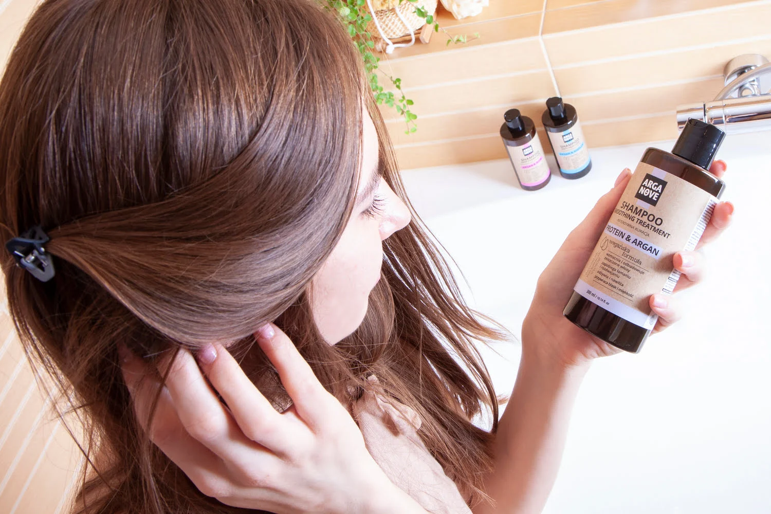 Sucha skóra głowy - jak ją nawilżać i pielęgnować?