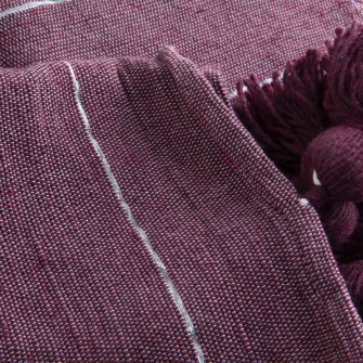 Bawełniany pled narzuta na łóżko z modnymi pomponami fioletowy  Maroko Sklep