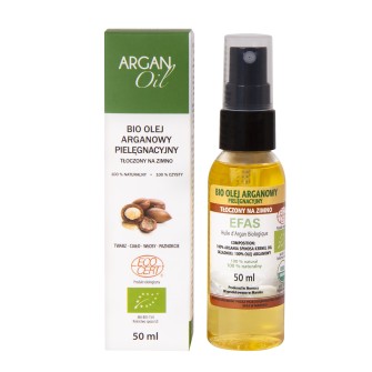 Obrazek dla: Marokański olej arganowy znajduje się w butelce wykonanej z przezroczystego plastiku, zakończonej pompką, która ułatwia dozowanie produktu. Olej arganowy ma piękny, złoty kolor. Polecany jest do stosowania do każdego rodzaju skóry, włosów czy paznokci. Pojemność butelki to 50 ml. Jest to doskonała pojemność na prezent lub aby zabrać olej arganowy ze sobą na wakacje.