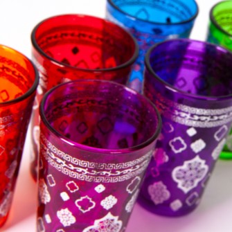 Obrazek dla: Marokańskie szklanki ręcznie zdobione różnokolorowe w srebrne lampiony zestaw 6sztuk  Maroko Sklep