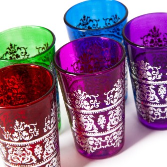 Obrazek dla: Marokańskie szklanki ręcznie zdobionesrebrnym wzorem wielokolorowe 5 sztuk OUTLET  Maroko Sklep