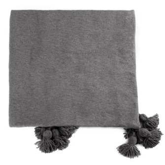 Obrazek dla: Grafitowy pled bawełniany. Ręcznie tkana narzuta w kolorze ciemnoszarym z chwostami. Nowoczesny dodatek do wnętrz loftowych i skandynawskich.